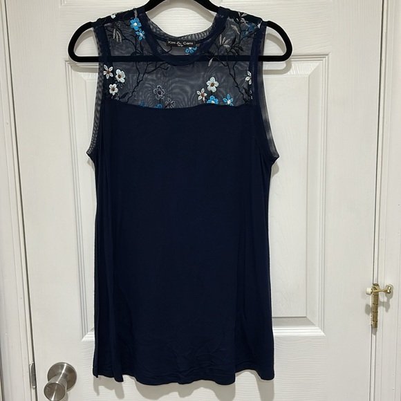 Women’s size Large tops - Picture 2 of 8